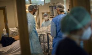 Κρούσματα σήμερα: 21.099 νέες μολύνσεις, 51 θάνατοι και 355 διασωληνωμένοι