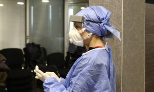 Κρούσματα σήμερα: 15.869 νέες μολύνσεις, 14 θάνατοι και 95 διασωληνωμένοι