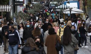 Κρούσματα σήμερα: Πάνω από 7.000 και σήμερα οι νέες μολύνσεις