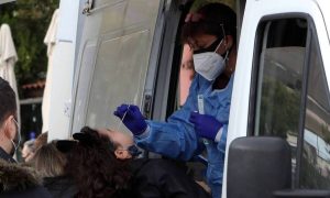 Κρούσματα σήμερα: Σοκ με 20.084 νέες μολύνσεις! 16 θάνατοι και 95  διασωληνωμένοι