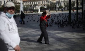 12.997 νέα κρούσματα κορονοϊού, 51 θάνατοι και 384 διασωληνωμένοι