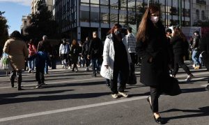 Κρούσματα σήμερα: Ξανά πολλοί νέοι θάνατοι…