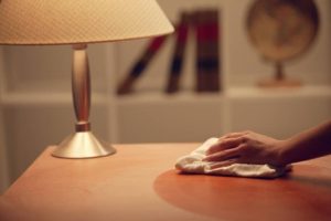 Με αυτό το σπιτικό σπρέι θα… ξεχάσετε το ξεσκόνισμα για καιρό