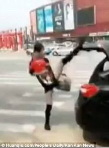 Όταν δείτε τι κάνει θα μείνετε παγωτό (video)