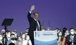 Τα μηνύματα Μητσοτάκη εντός και εκτός παράταξης και το προεκλογικό άρωμα