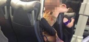 Βρετανίδα καβάλησε έναν άγνωστο στο λεωφορείο και το έκαναν
