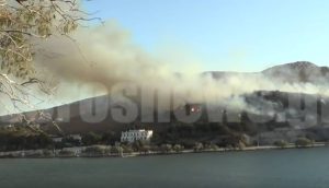 Υπόνοιες για εμπρησμό από μετανάστες για τη φωτιά στη Λέρο (video)