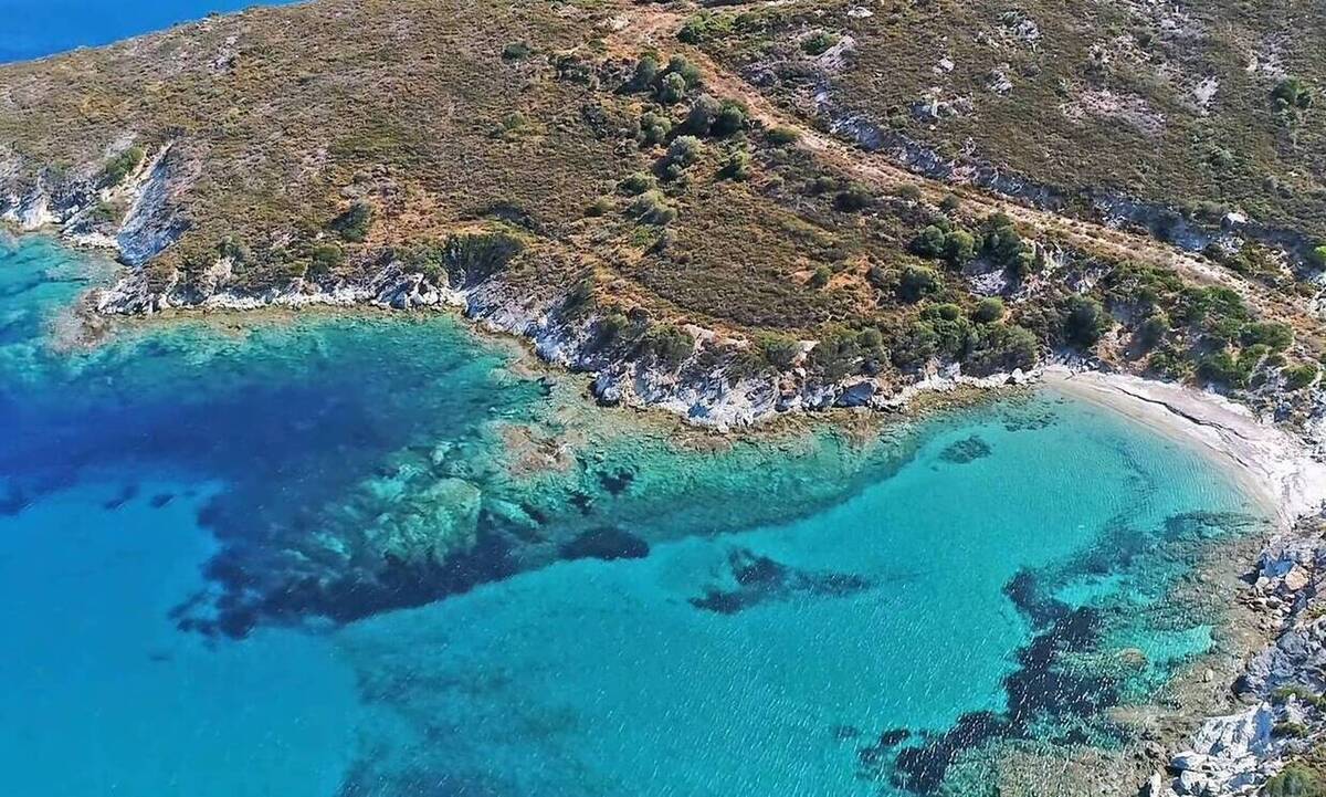 Λιανή Άμμος: Η «πισίνα» του Αιγαίου μόλις δύο ώρες από την Αθήνα (video)