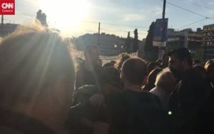 Βίντεο – ντοκουμέντο από την επίθεση σε αγροτοσυνδικαλιστή έξω από τη Βουλή