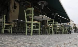 Προνόμια εμβολιασμένων: Πώς θα μπαίνουμε σε ανοικτούς και κλειστούς χώρους από 15 Ιουλίου