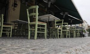 Ανατροπή για τους μη εμβολιασμένους 12-17 ετών. Πώς θα μπαίνουν στις αίθουσες εστίασης