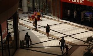 Lockdown: Οριστικό! Ανοίγουν το Σάββατο τα Mall’s, «ναι» και για τα κέντρα αισθητικής