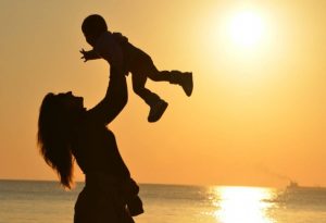 Συγκλονιστική φωτογραφία μάνας – γιου! Τη μάνα μην την ξεχνάς ποτέ… (photo)