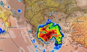 Καιρός: Εντυπωσιακό! Καρέ – καρέ ο σχηματισμός και η κίνηση του Μεσογειακού Κυκλώνα!