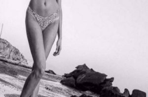 Πρώην παίκτρια του Survivor κολάζει τη Μύκονο με τις εμφανίσεις της! (photo)