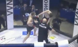 Απίστευτα σκληρό νοκ άουτ στο MMA! Mαχητής λιποθύμησε όρθιος από μπουνιά (video)