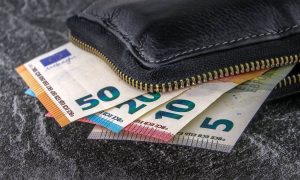 Επίδομα 534 ευρώ: Αυτοί θα συνεχίσουν να το παίρνουν