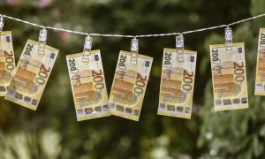 Συντάξεις: «Κλείδωσαν» οι αυξήσεις – Ποιοι παίρνουν έξτρα 150 ευρώ το μήνα