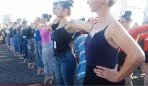 Μπαλέτο για… Γκίνες στη Θεσσαλονίκη (video)