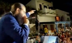 Νάξος: Ο Ιερέας που ραπάρει έγινε viral