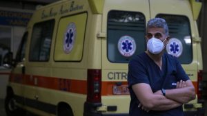 Κρούσματα σήμερα: 8.083 νέες μολύνσεις, 12 θάνατοι και 109 διασωληνωμένοι