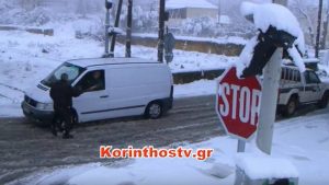 Αποκλεισμοί χωριών από τα χιόνια στη Νεμέα Κορινθίας (video)