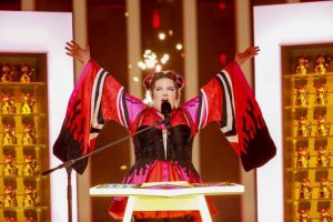 Eurovision 2018: Απίστευτη τούμπα της Netta (video)
