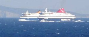 Μαύρη μητέρα γέννησε λευκό παιδί με μπλε μάτια και κόκκινο μαλλί (video)
