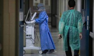 Κρούσματα σήμερα: Και επίσημα… νέο αρνητικό ρεκόρ!
