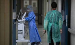 Κρούσματα σήμερα: Στις 28.933 οι νέες μολύνσεις, 49 νεκροί, 351 οι διασωληνωμένοι