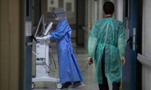 Κρούσματα σήμερα: Τραγικός γι’ ακόμη μια μέρα ο απολογισμός ενός 24ώρου