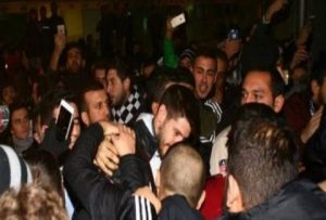 Οι οπαδοί της Μπεσίκτας υποδέχθηκαν την αποστολή της ομάδας για να την αποθεώσουν, μετά από ήττα με 6-0!