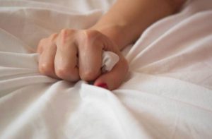 Πέντε πράγματα που δεν πάει το μυαλό σας ότι σας φέρνουν σε… οργασμό! (video)