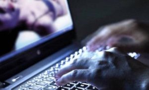 Γερμανία: Οι αρχές εξάρθρωσαν ευρύ δίκτυο παιδικής πορνογραφίας στο διαδίκτυο