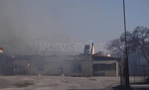 Φωτιά τώρα: Τραγωδία στην Παλλήνη – Αυτοκτόνησε ηλικιωμένος βλέποντας το σπίτι του να καίγεται