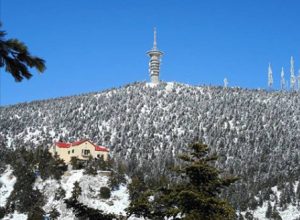Η άγρια… ομορφιά της χιονισμένης Πάρνηθας σε μια φωτογραφία (photo)