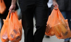 «Αντίο» στις πλαστικές σακούλες στα σούπερ μάρκετ