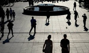 Πακέτο στήριξης ύψους 6.000.000.000 ευρώ ετοιμάζει η κυβέρνηση