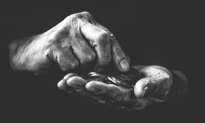 Αυξήσεις, αναδρομικά και όρια ηλικίας – Τα τρία μπόνους