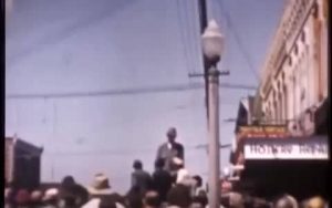 Προσοχή δεν είναι ξυλοπόδαρος, απλά ο πιο ψηλός άνθρωπος ever (video)