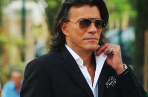 Βαρύ πένθος για τον Ηλία Ψινάκη – Έχασε την αγαπημένη του Πόπη (photo)