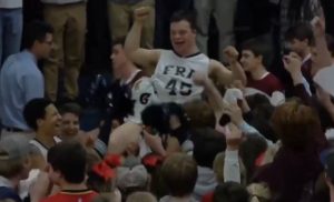Το Buzzer Beater της… δύναμης ψυχής του μικρού Ρόμπερτ (video)