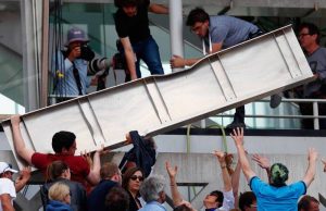 Από θαύμα δεν σκοτώθηκαν άνθρωποι στο Rolland Garros (video)