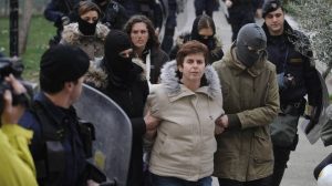 Τεράστιο χρηματικό ποσό βρήκε η αντιτρομοκρατική στο σπίτι της Ρούπα