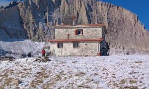 Καιρός: Το πρώτο χιόνι (κανονικό) στον Όλυμπο. Η ανάρτηση του Σάκη Αρναούτογλου (Photos)