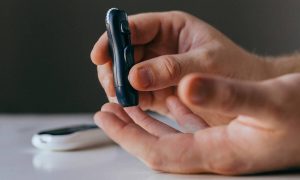 Έλεγχος γλυκόζης αίματος: Ποιες επιπλοκές προλαμβάνει (εικόνες)