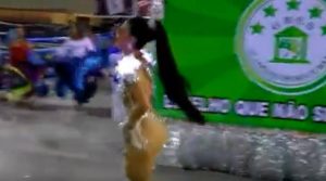 Αυτή είναι η… πρωτάρα ντίβα που σάρωσε τα πάντα στο Καρναβάλι του Ρίο (video)