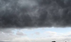 Καιρός: Δείτε το τρομερό Self Cloud που σκέπασε την Αθήνα κάνοντας τη μέρα… νύχτα (video)