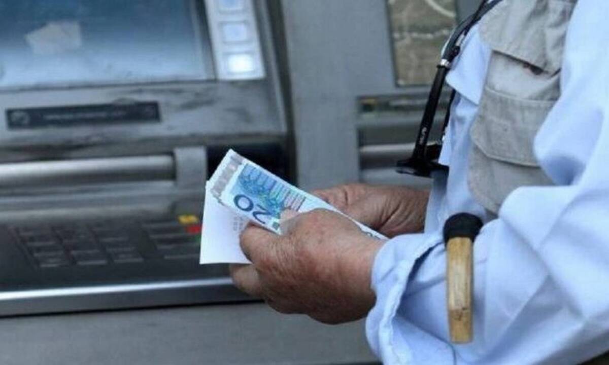 ΑΤΜ Τραπεζών: Τέλος οι χρεώσεις - Επίσημα από τις 11 Αυγούστου