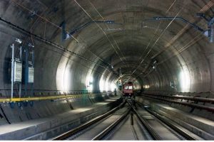 Δόθηκε στην κυκλοφορία η μεγαλύτερη σήραγγα στον κόσμο (vid)